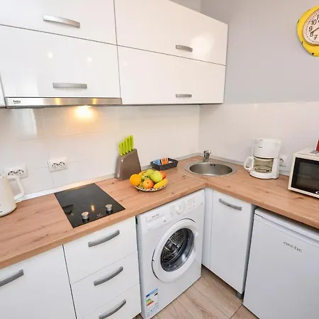 One By One - Tower Apartments בוקרשט