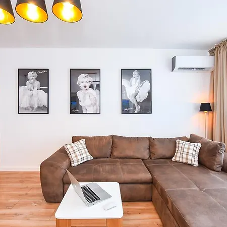 Apartment One By One - Tower Apartments *