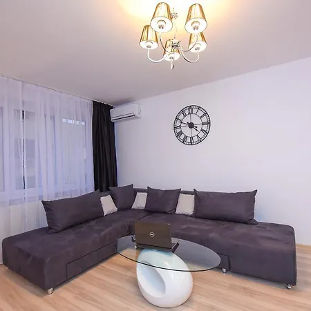 Tower By Grand Apartamento *